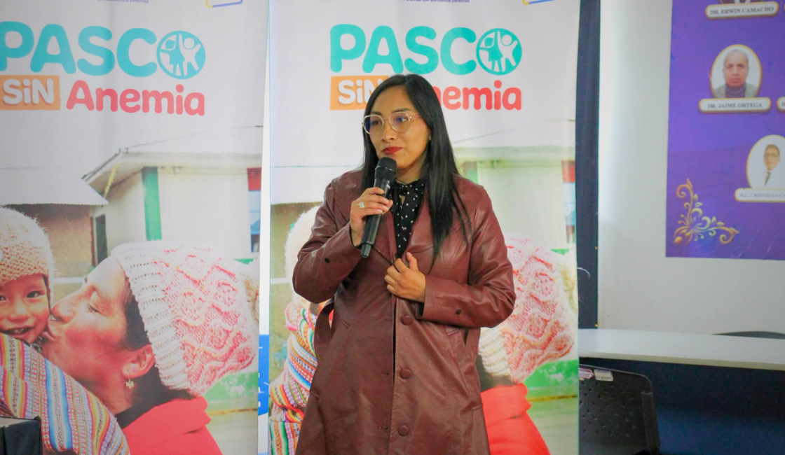 Allyson Nattaly Estrella Rivera durante la presentación de resultados de Pasco Sin Anemia