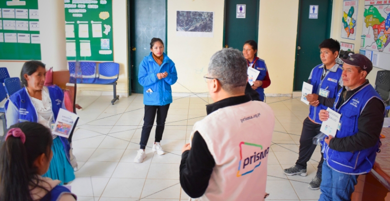 Agentes comunitarios de salud fortalecen sus capacidades con apoyo de Prisma ONG y UNICEF en zonas rurales del Perú, promoviendo salud integral y participación ciudadana.