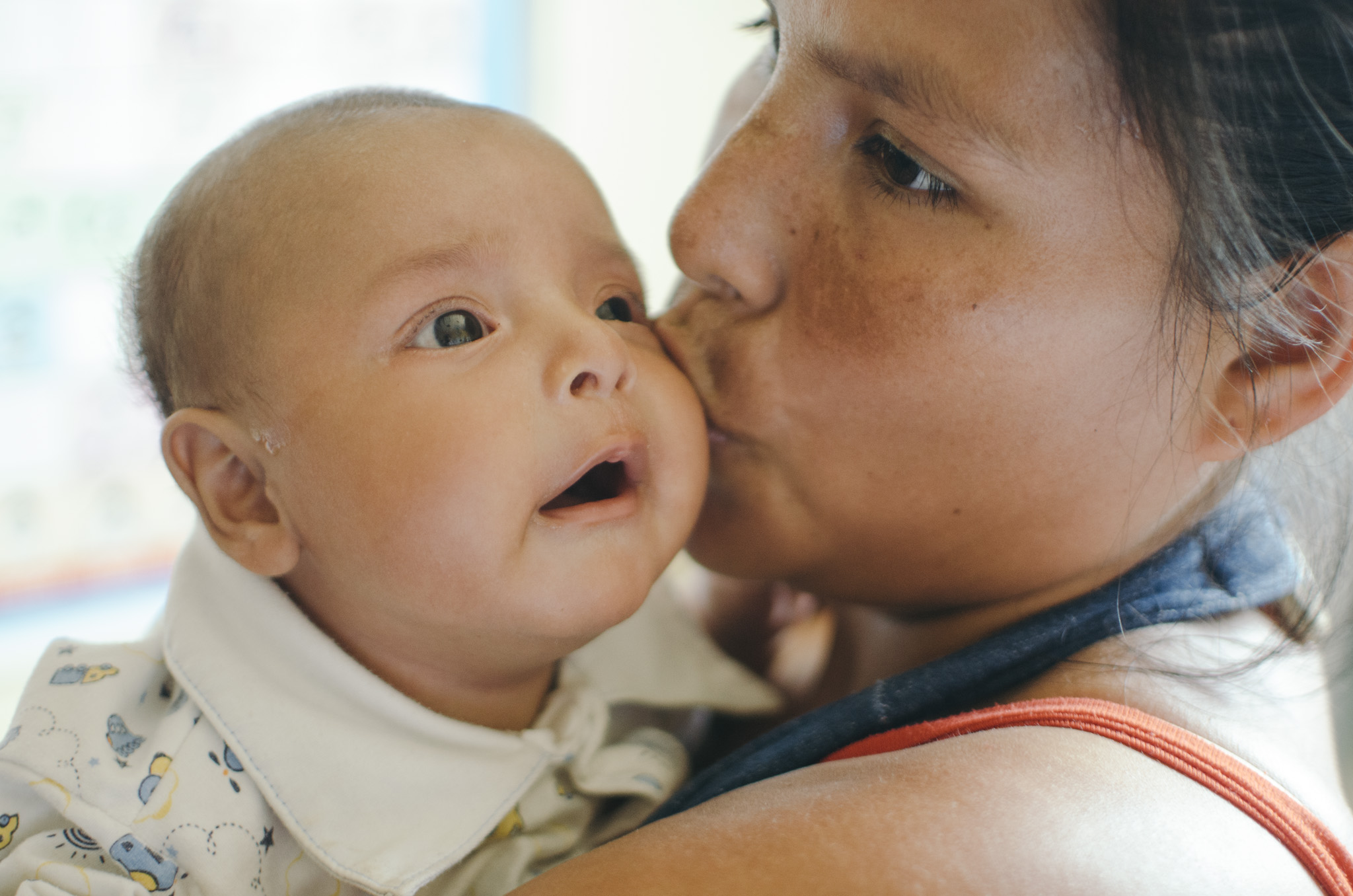 Lactancia materna - mamá y bebé - Prisma ONG