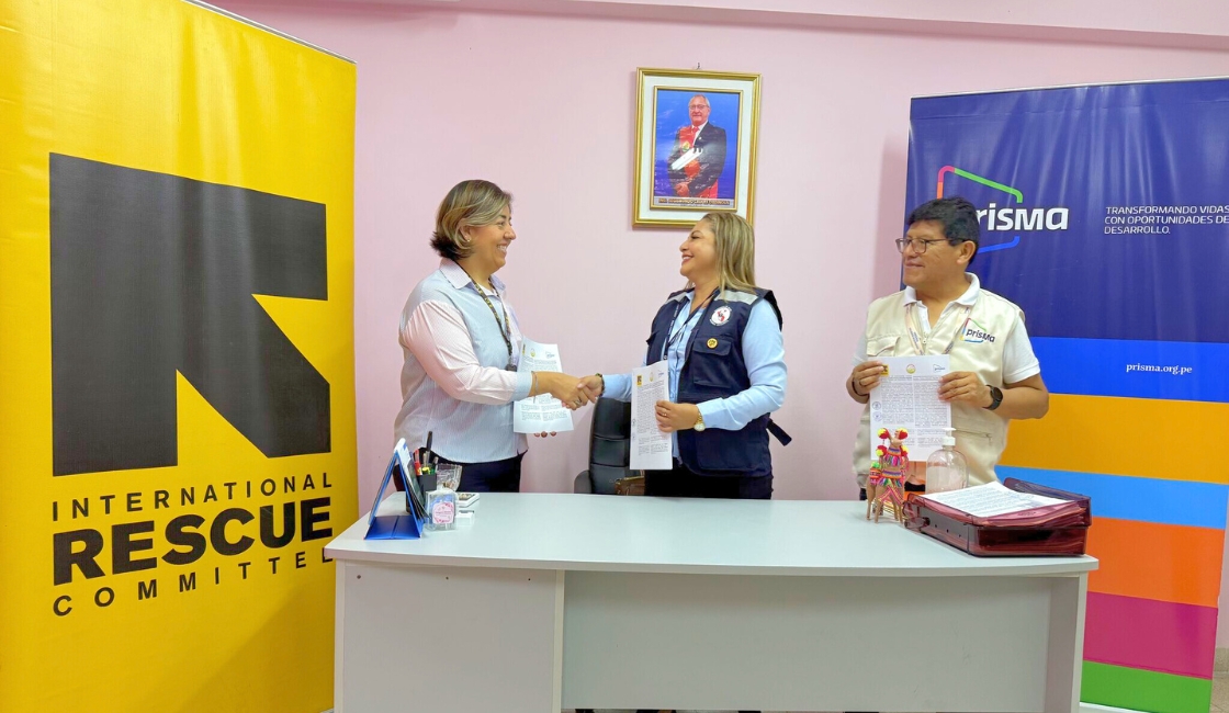 Equipo de Prisma ONG, International Rescue Committee y autoridades de salud sellan acuerdos durante la visita de la Unión Europea al proyecto ECHO ASTRAL en Tumbes.